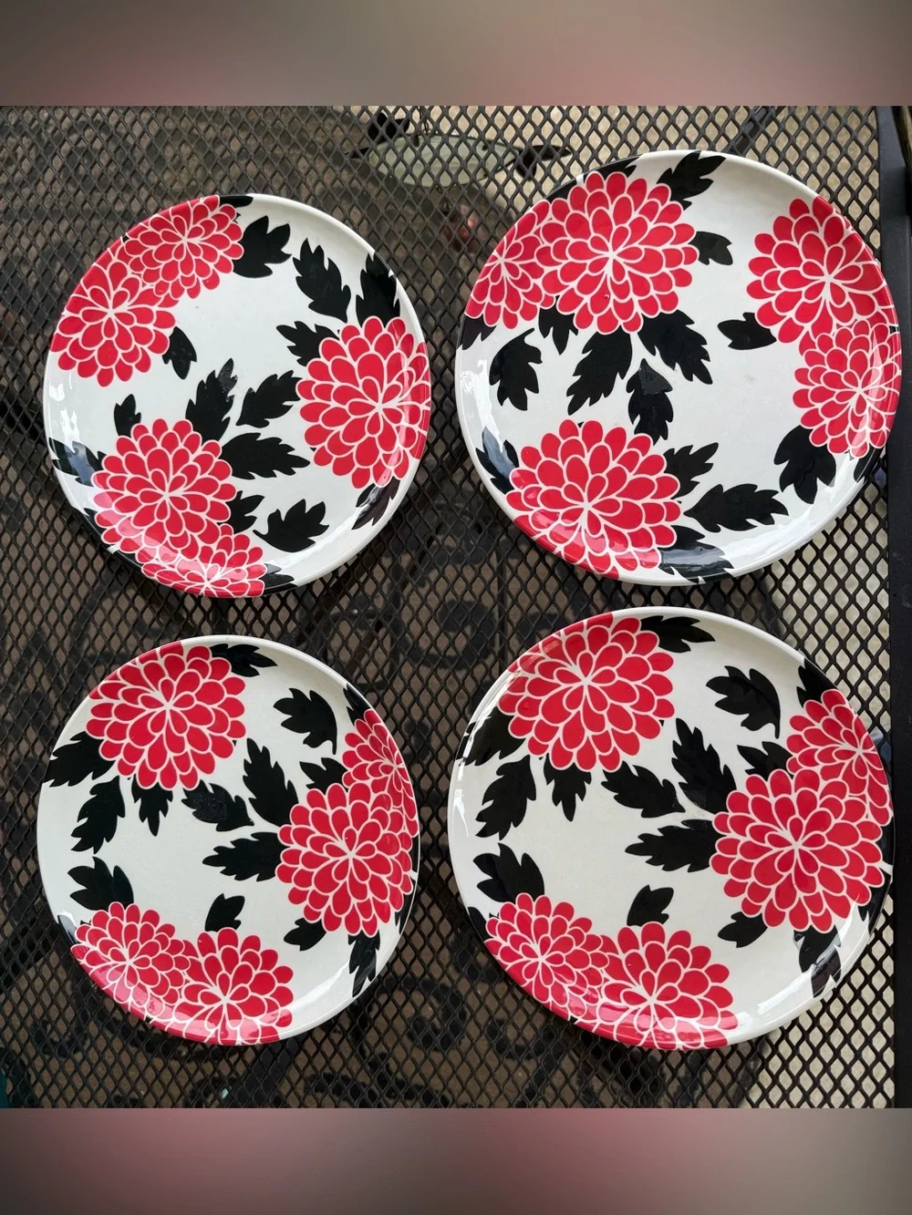 4 Bright& Beautiful Better Homes & Gardens 8.5” Floral Melamine Lunch Plates